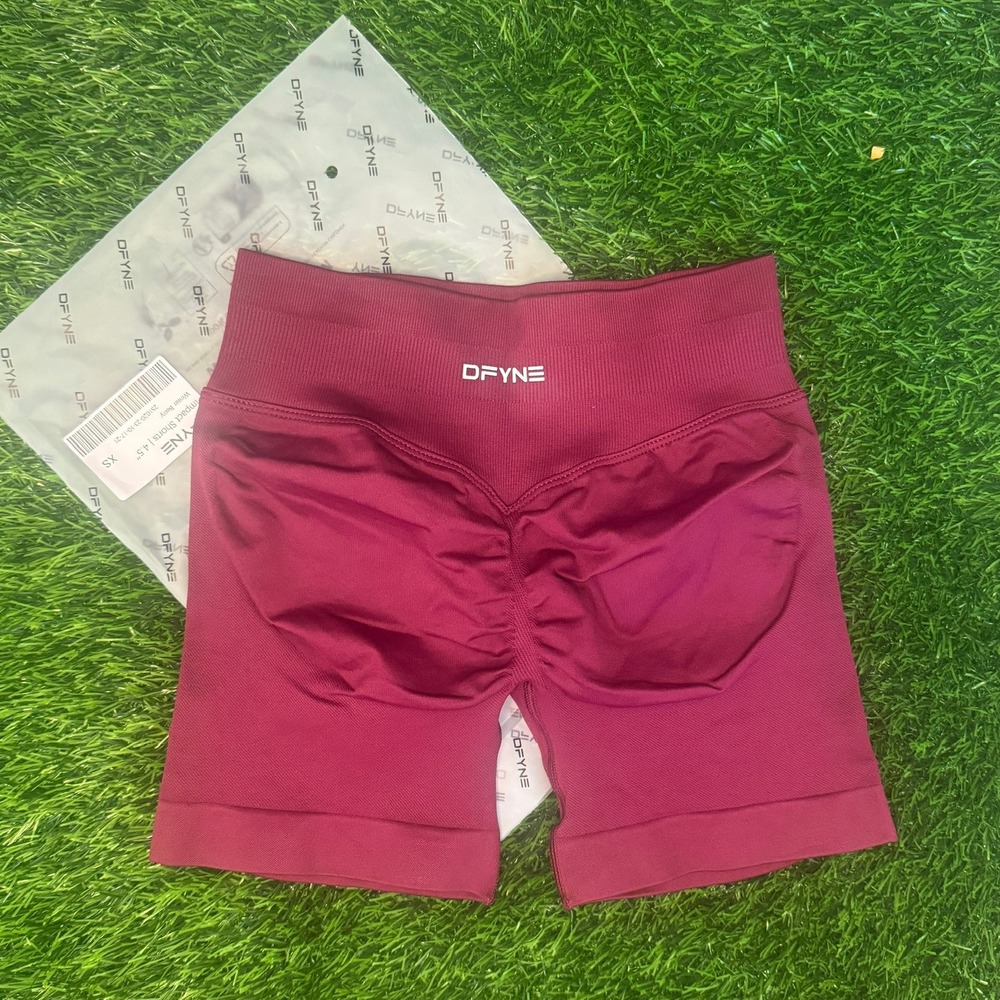Dfyne impact shorts 4.5" winter berry extra small